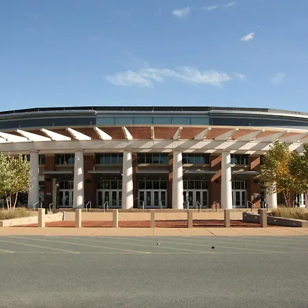Hampton Inn & Suites Charlottesville At The University 
