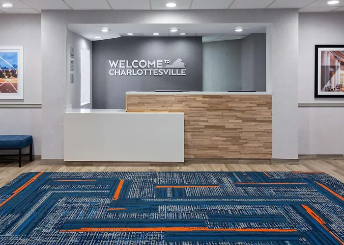 Hampton Inn & Suites Charlottesville At The University
