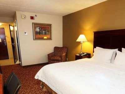 Hampton & At The Hotel 3*