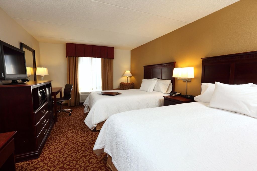 Hotel Hampton & At The 3*