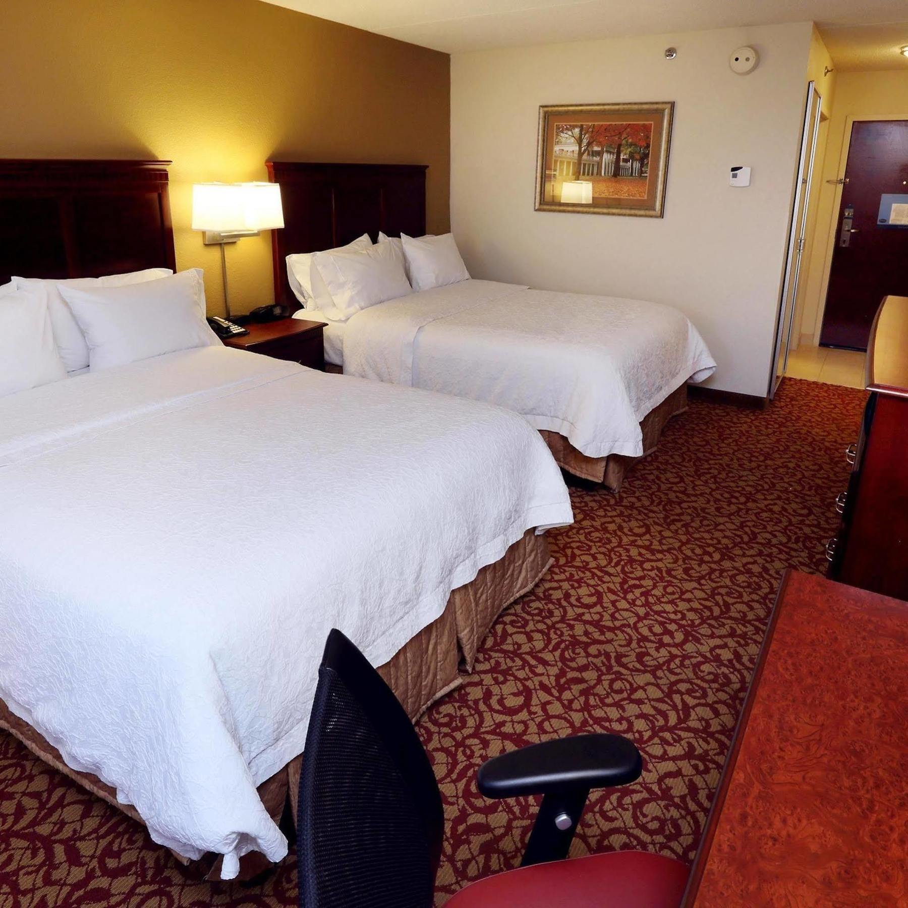 Hotel Hampton & At The